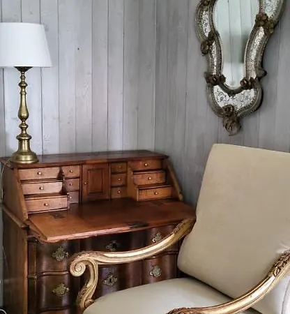 Lysko Gjestegard Bed & Breakfast Larvik
