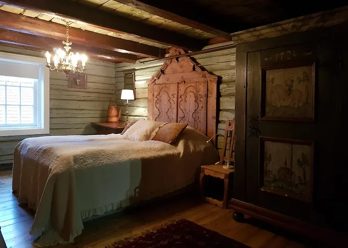 Lysko Gjestegard Bed & Breakfast 4*