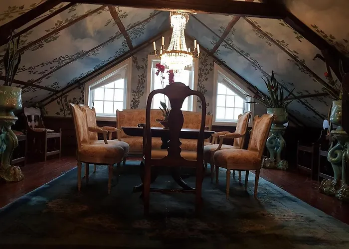 Lysko Gjestegard Bed & Breakfast 4*