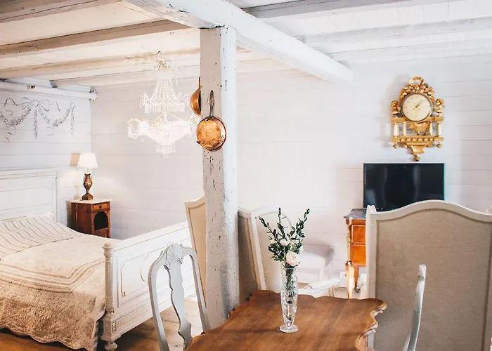 Lysko Gjestegard Bed & Breakfast Larvik