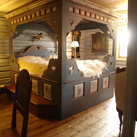 Lysko Gjestegard Bed & Breakfast 4*
