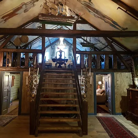 Lysko Gjestegard Bed & Breakfast 4*